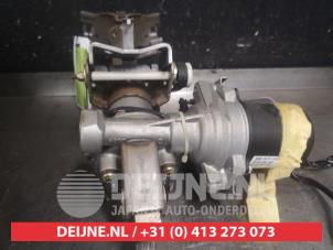 Toyota Yaris Lenksäulenwelle O597073 foto 2