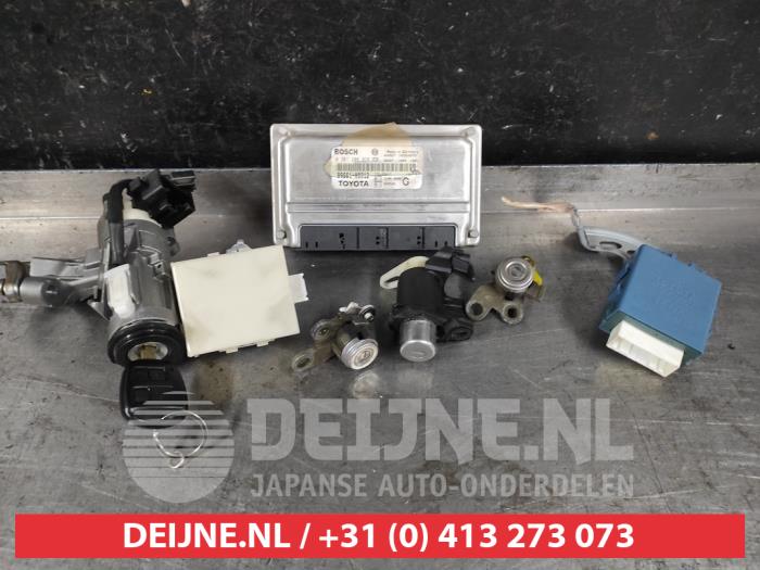 Toyota Yaris Kontaktslot+Sleutel O597077