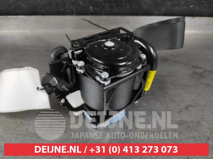 Toyota Aygo Front seatbelt, left O597111