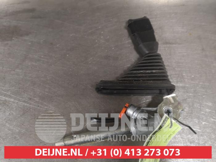 Nissan Qashqai+2 Veiligheidsgordel Insteek links-voor O597804