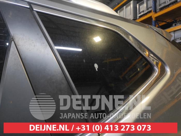 Nissan X-Trail Extra Ruit 4Deurs links-achter O598488