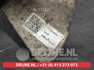 Hyundai I30 Fusee rechts-voor O598631 foto 3