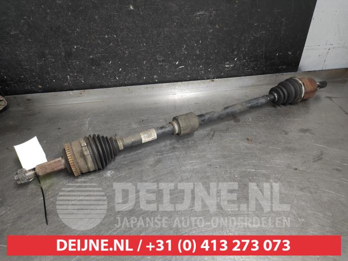 Gebruikte Steekas rechts-voor Kia Cee'd Sporty Wagon (EDF) 1.6 CVVT 16V Prijs € 40,00 Margeregeling aangeboden door V.Deijne Jap.Auto-onderdelen BV