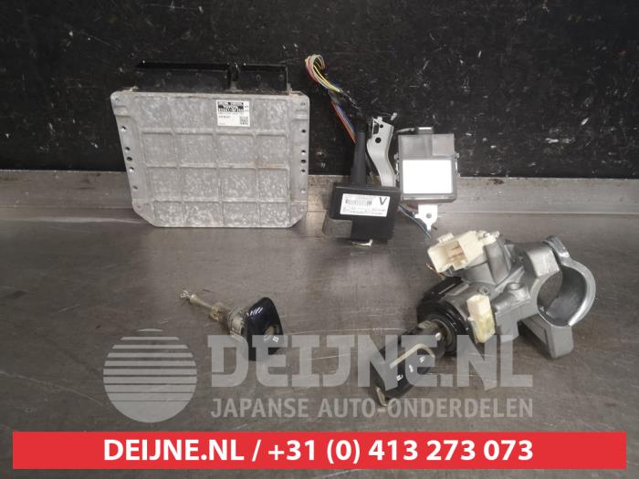 Toyota Verso Ignition lock + key O598935