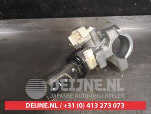 Toyota Verso Ignition lock + key O598935 photo 2