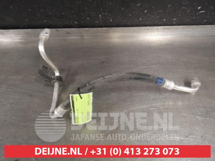 Toyota Verso Air conditioning line O598943