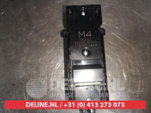 Toyota Yaris Multi-functional window switch O598957 photo 2