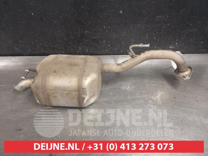 Gebruikte Uitlaat Einddemper Toyota Yaris IV (P21/PA1/PH1) 1.5 12V VVT-i Prijs € 125,00 Margeregeling aangeboden door V.Deijne Jap.Auto-onderdelen BV