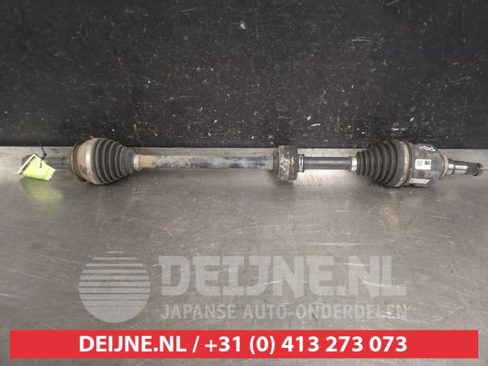 Toyota Verso-S Aandrijfas rechts-voor O599378