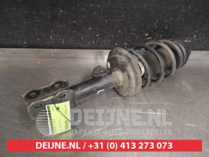 Toyota Verso-S Stoßdämpferstrebe links vorne O599379 foto 2