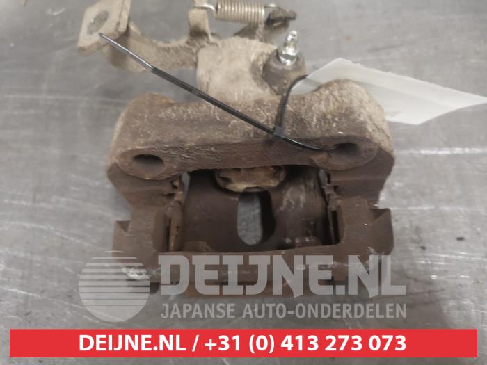 Toyota Verso-S Remklauw (Tang) links-achter O599382