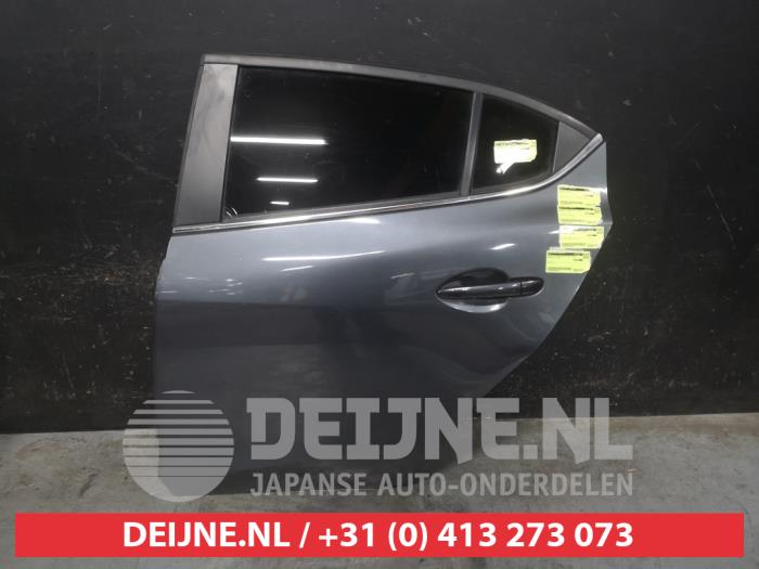 Mazda 3 Portier 4Deurs links-achter O599494