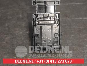 Toyota Yaris Elektrisch Raam Schakelaar O599530 foto 2