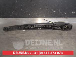 Toyota Yaris Scheibenwischerarm hinten O599532 foto 2