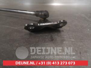 Toyota Yaris Rear gas strut, left O599537 photo 3