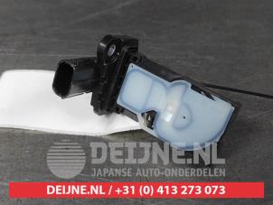 Gebruikte Luchthoeveelheidsmeter Toyota Yaris IV (P21/PA1/PH1) 1.5 12V VVT-i Prijs € 50,00 Margeregeling aangeboden door V.Deijne Jap.Auto-onderdelen BV