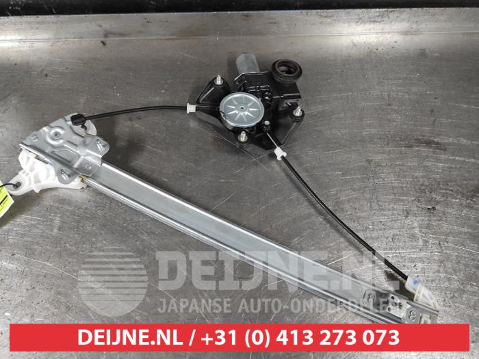Toyota Yaris Fenstermechanik 4-türig links vorne O599624