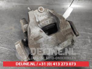 Toyota Yaris Front brake calliper, right O599649 photo 2