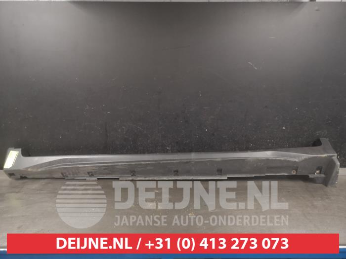 Nissan X-Trail Seitenschürze links O599792