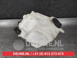 Toyota Prius Front windscreen washer reservoir O600029 photo 2