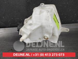 Toyota Prius Front windscreen washer reservoir O600029 photo 3