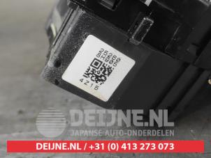 Nissan X-Trail Ruitenwis Schakelaar O600051 foto 3
