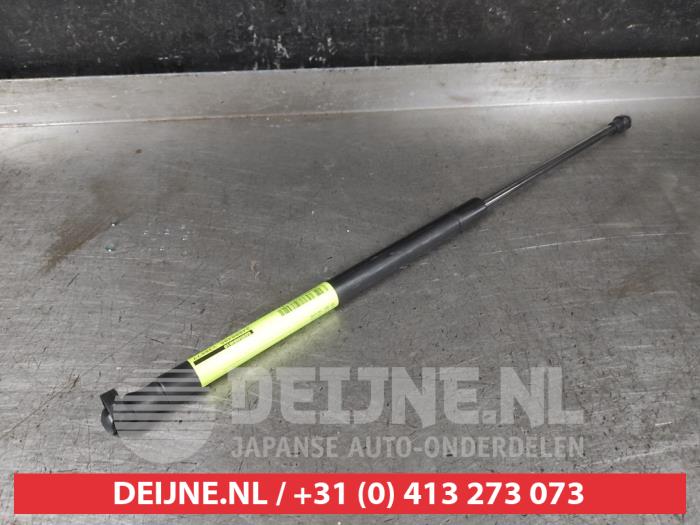 Toyota Aygo Gasdemper links-achter O600181