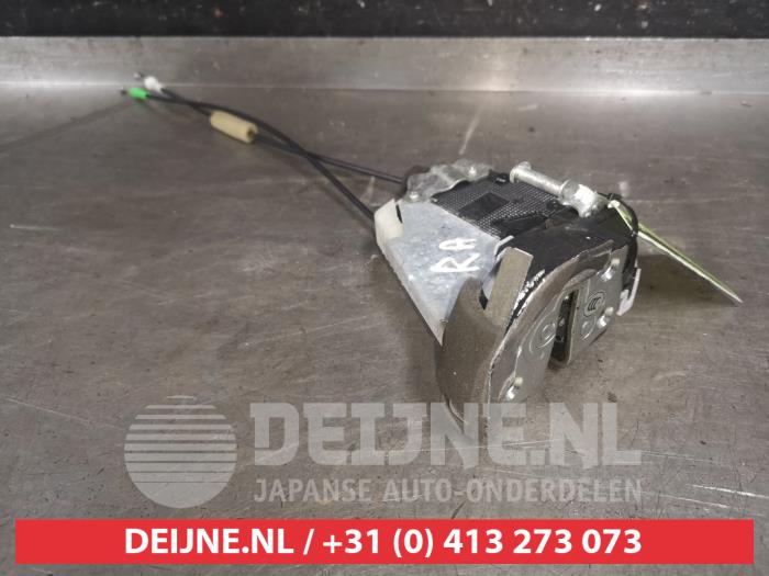 Toyota Prius Deurslot Mechaniek 4Deurs rechts-achter O600348