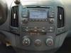 Radio van een Hyundai i30 (FD), 2007 / 2011 1.4 CVVT 16V, Hatchback, Benzine, 1.396cc, 80kW (109pk), FWD, G4FA, 2007-10 / 2011-11, B5P2; B5P8; B5PC; B5PG 2007