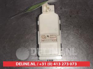 Daihatsu Sirion Multi-functional window switch O600717 photo 2