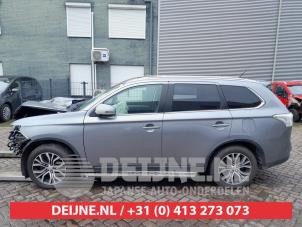 Mitsubishi Outlander Treeplank links O600887 foto 3