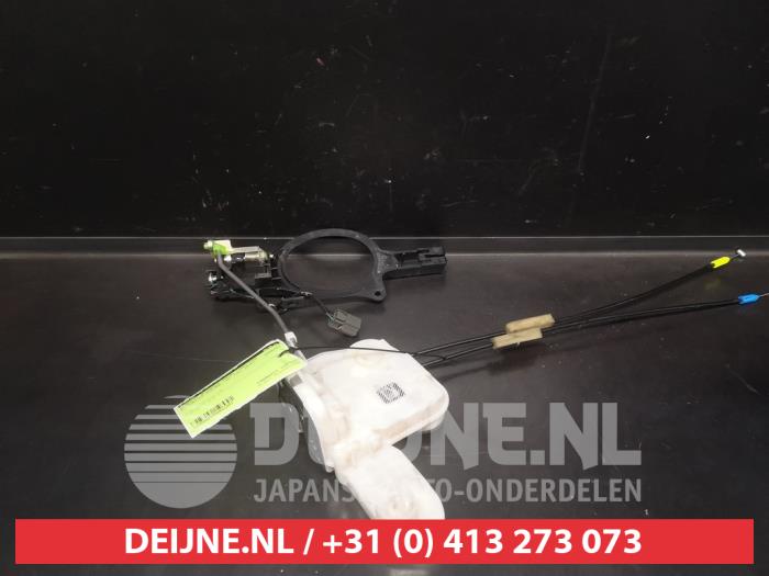 Mitsubishi Outlander Deurslot Mechaniek 4Deurs links-voor O601097