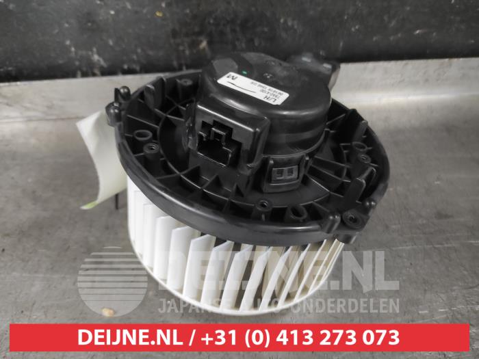 Honda Civic Heating and ventilation fan motor O602331