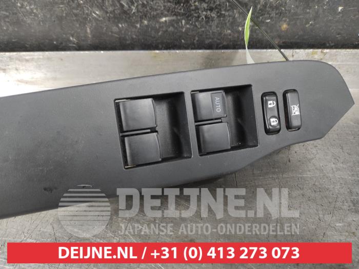 Toyota Auris Combischakelaar ramen O602344