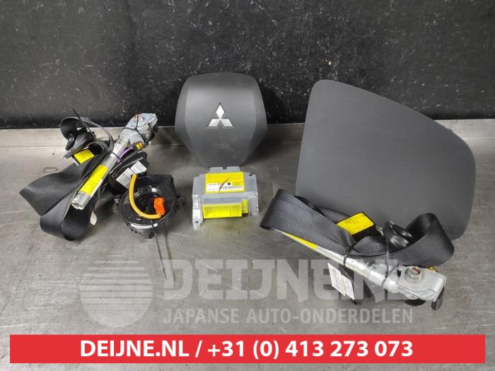 Mitsubishi Space Star Vollzähligkeit Airbags O602636