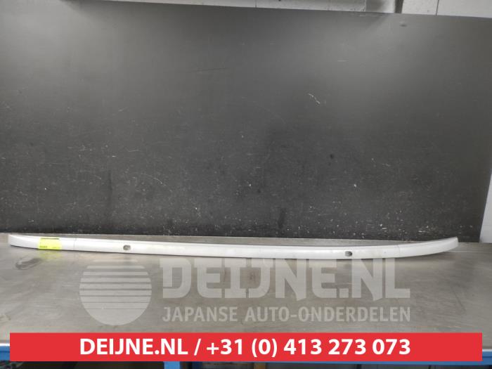 Kia Carens Dakrail links O602732