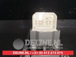 Toyota Yaris Multi-functional window switch O603276 photo 3