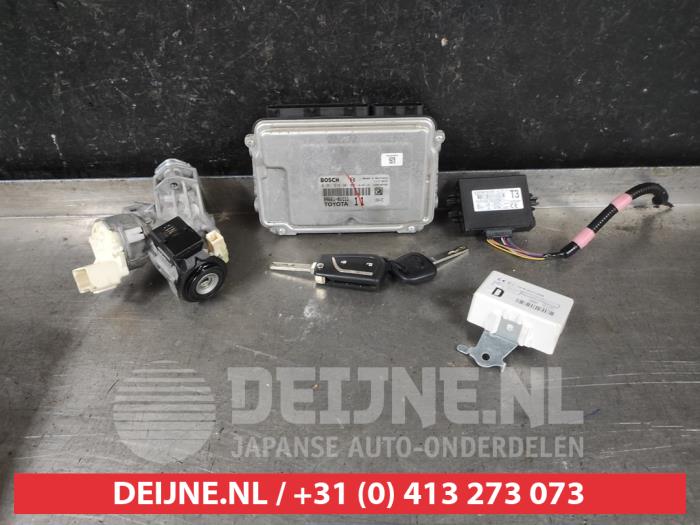 Toyota Yaris Kontaktslot+Sleutel O603964