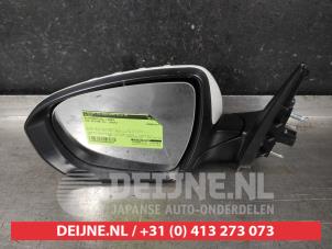 Gebruikte Spiegel Buiten links Kia Optima 1.7 CRDi 16V Prijs € 100,00 Margeregeling aangeboden door V.Deijne Jap.Auto-onderdelen BV