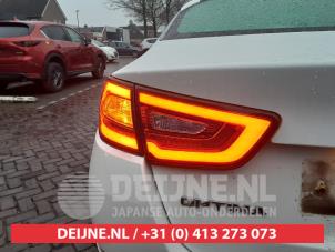 Kia Optima Tailgate reflector, left O604009 photo 3