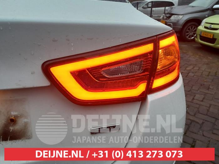 Kia Optima Heckklappenreflektor rechts O604010