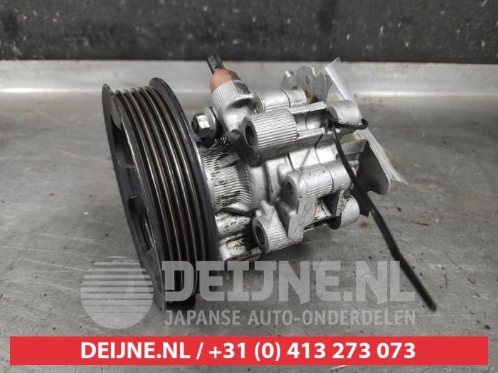 Gebruikte Servopomp Toyota RAV4 (A2) 1.8 16V VVT-i 4x2 Prijs € 50,00 Margeregeling aangeboden door V.Deijne Jap.Auto-onderdelen BV