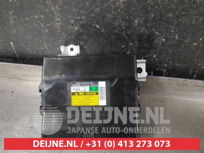 Gebruikte ABS Computer Lexus RX (L1) 450h V6 24V VVT-i 4x2 Prijs € 200,00 Margeregeling aangeboden door V.Deijne Jap.Auto-onderdelen BV