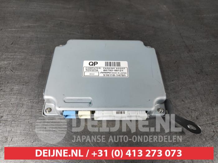 Gebruikte Module parkeer camera Lexus RX (L1) 450h V6 24V VVT-i 4x2 Prijs € 35,00 Margeregeling aangeboden door V.Deijne Jap.Auto-onderdelen BV