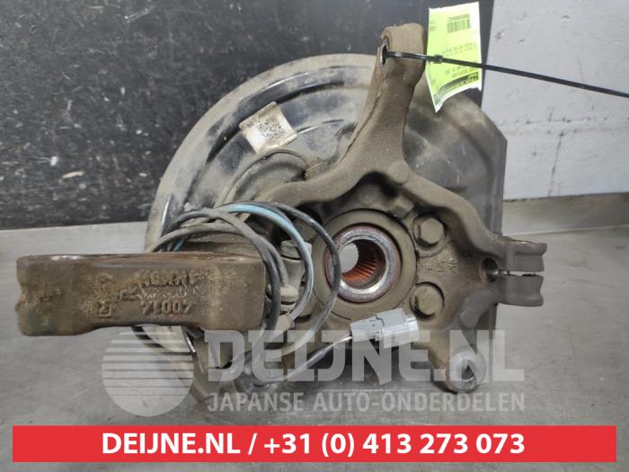 Nissan Pulsar Fusee rechts-voor O604623