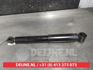 Gebruikte Schokdemper rechts-achter Nissan Qashqai (J10) 1.6 16V Prijs € 25,00 Margeregeling aangeboden door V.Deijne Jap.Auto-onderdelen BV