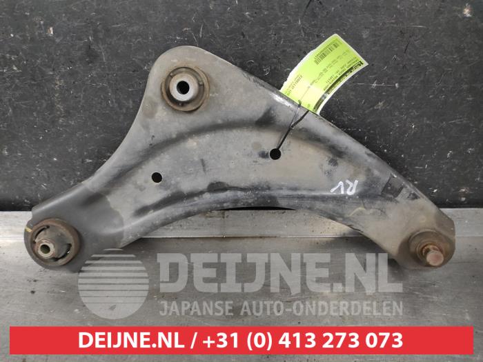 Nissan Juke Draagarm onder rechts-voor O604857