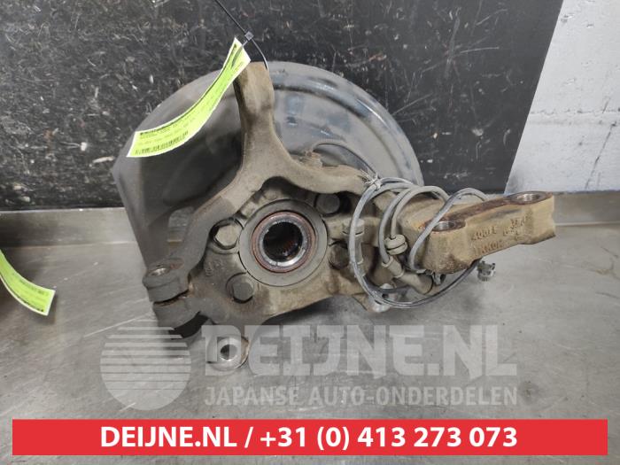 Nissan Juke Fusee links-voor O604858