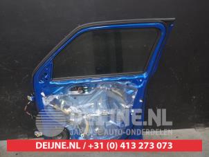 Suzuki Swift Front door 4-door, right O605116 photo 2
