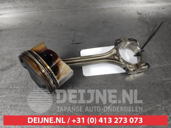 Gebruikte Zuiger Toyota Aygo (B40) 1.0 12V VVT-i Prijs € 50,00 Margeregeling aangeboden door V.Deijne Jap.Auto-onderdelen BV